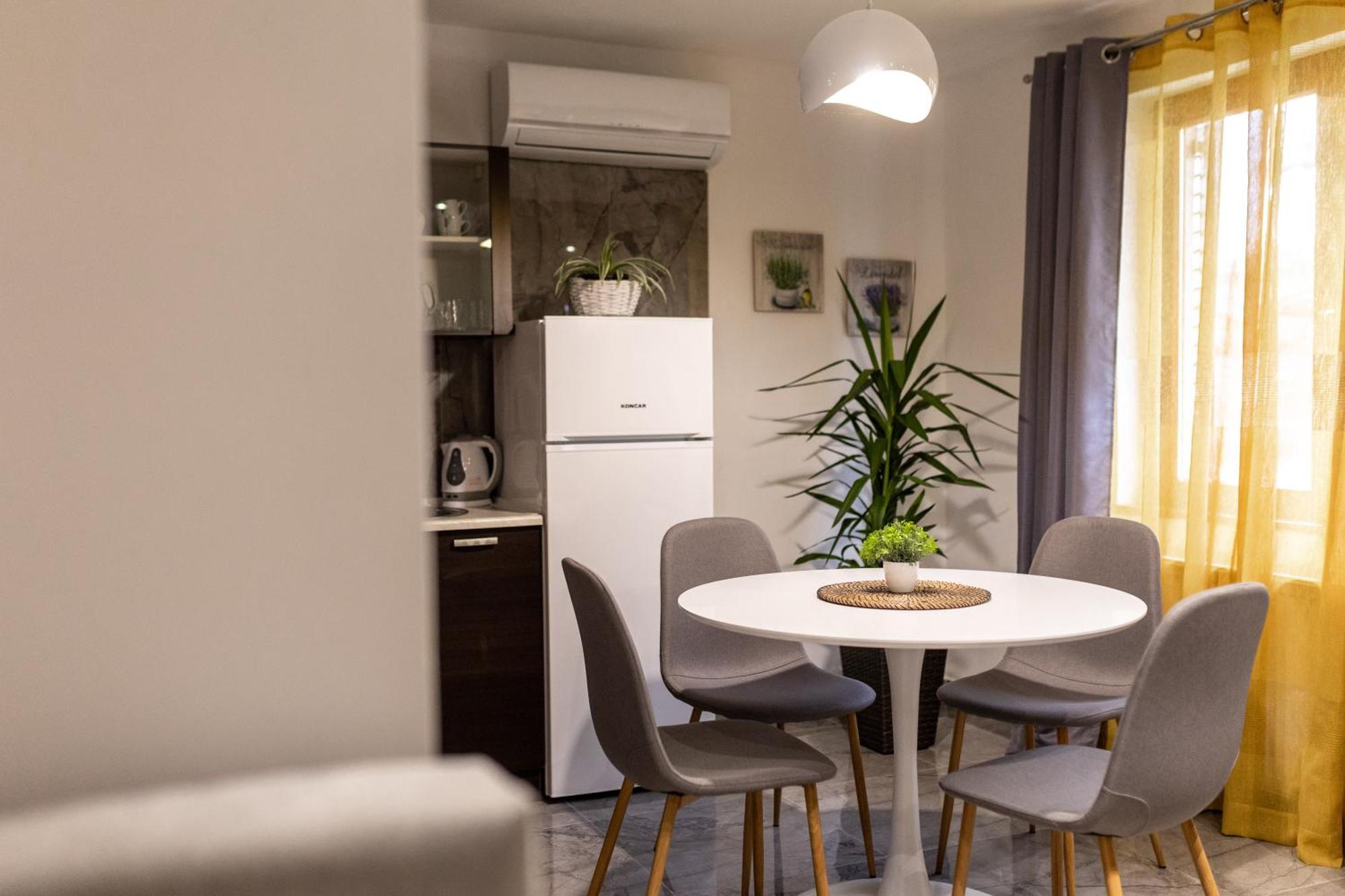 Studio Apartman Planb, Self Check In Osijek Eksteriør billede